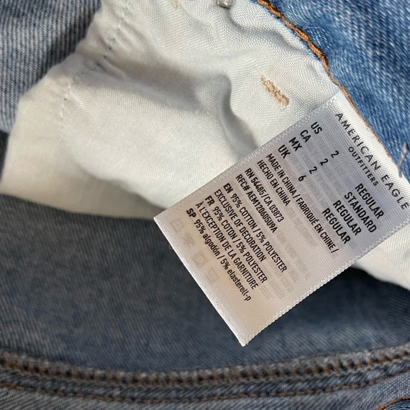 American Eagle| AE Mom Jean, Distressed Style, Size 2••• - Picture 8 of 12